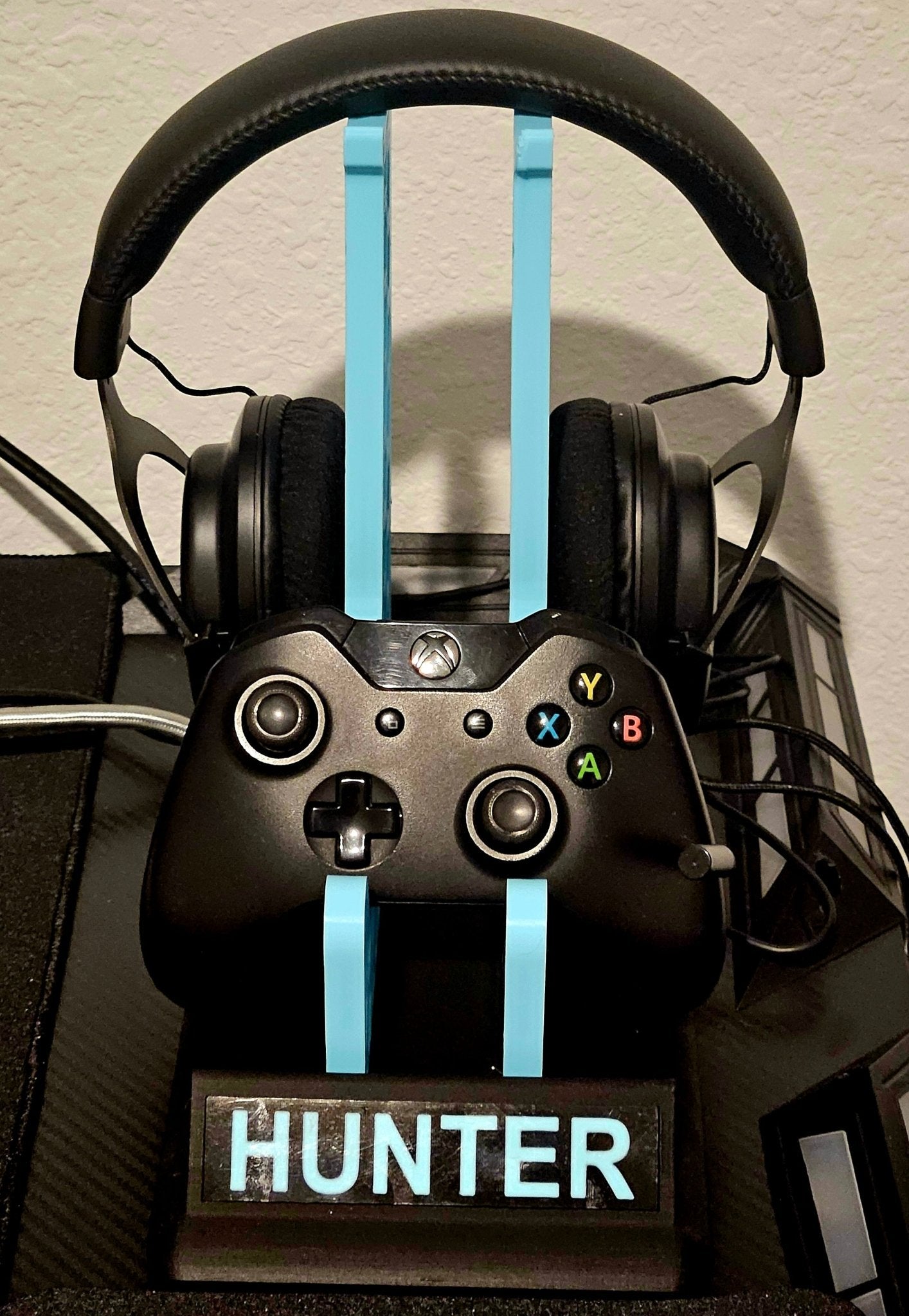 Universal Xbox Controller | Universal Playstation Controller Holder | Nintendo Switch Controller Holder | Universal Headphone Holder | Custom Gamertag | Custom Colors Console Accessories Stand - Galaxy OutlawsUniversal Xbox Controller | Universal Playstation Controller Holder | Nintendo Switch Controller Holder | Universal Headphone Holder | Custom Gamertag | Custom Colors Console Accessories StandController HolderBlackPurple